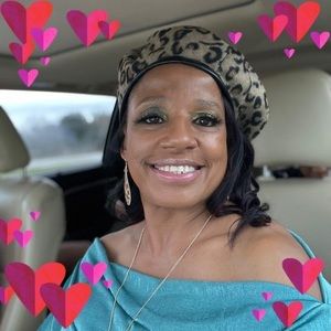 Meet your Posher, Gladys